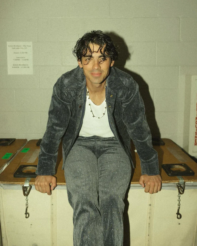 25 Best Long Curly Hairstyles for Men in 2025 1 image 1